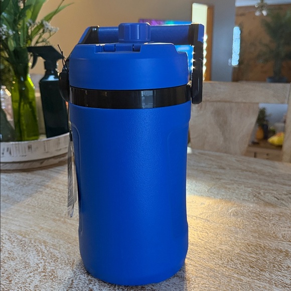 IGLOO JUG - Picture 3 of 4